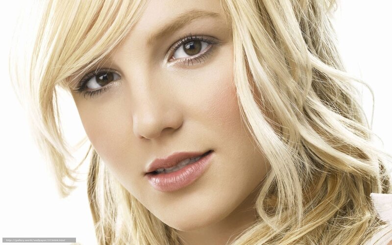 Blonde Woman in Close-up — Neutral, Photograph