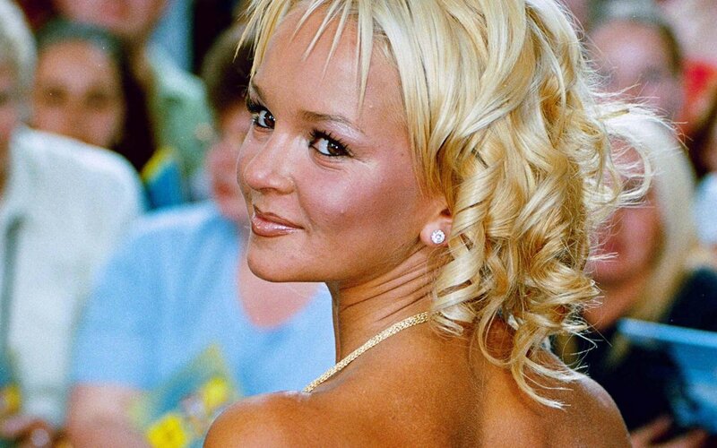 Blonde Woman in Crowd — Neutral