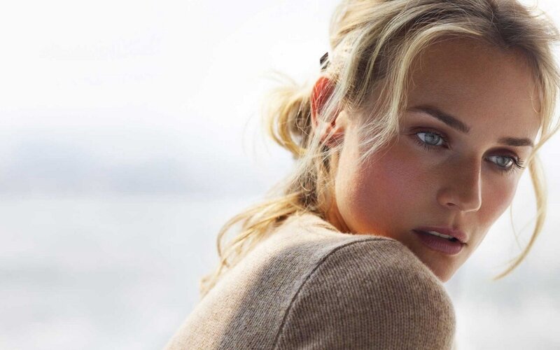 Blonde Woman in Sweater — Beige, Calm