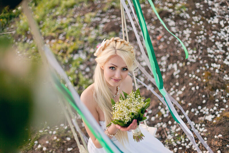 Blonde Woman on Swing — Green