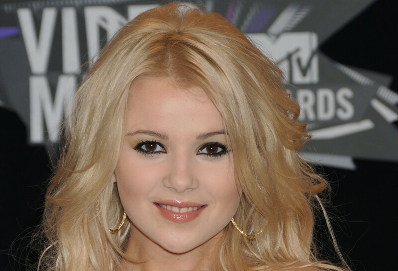 Blonde Woman Smiling — Formal