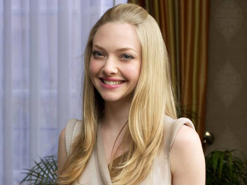 Blonde Woman Smiling — Friendly, Photograph
