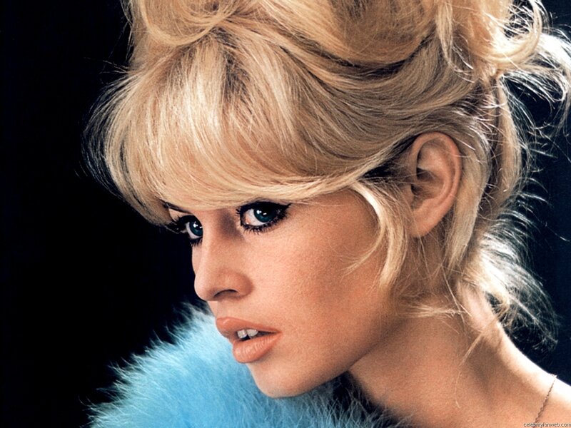 Blonde woman with blue fur