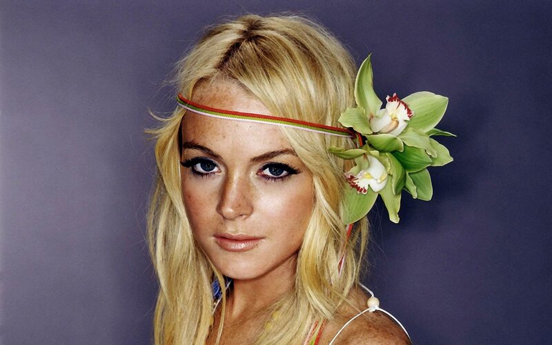 Blonde Woman with Flower — Purple, Neutral