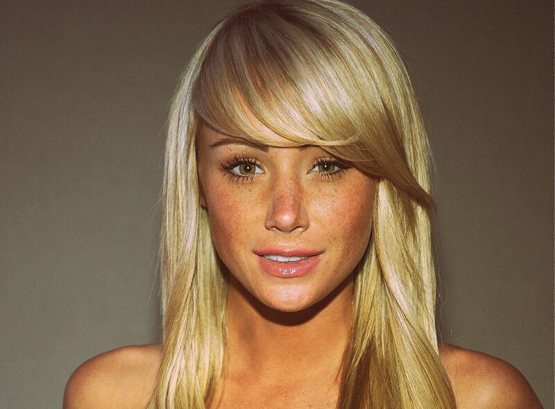 blonde woman with freckles