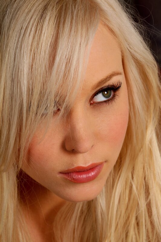 Blonde Woman with Green Eyes — Intense, Photograph