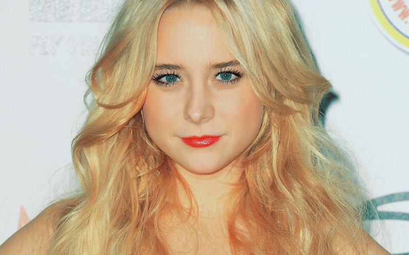blonde woman with red lipstick