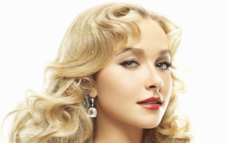 blonde woman with red lipstick
