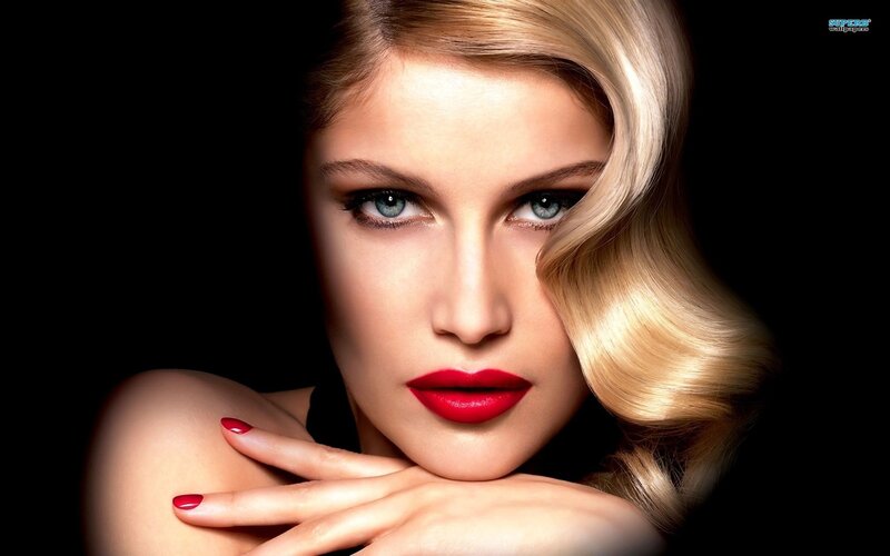 blonde woman with red lipstick