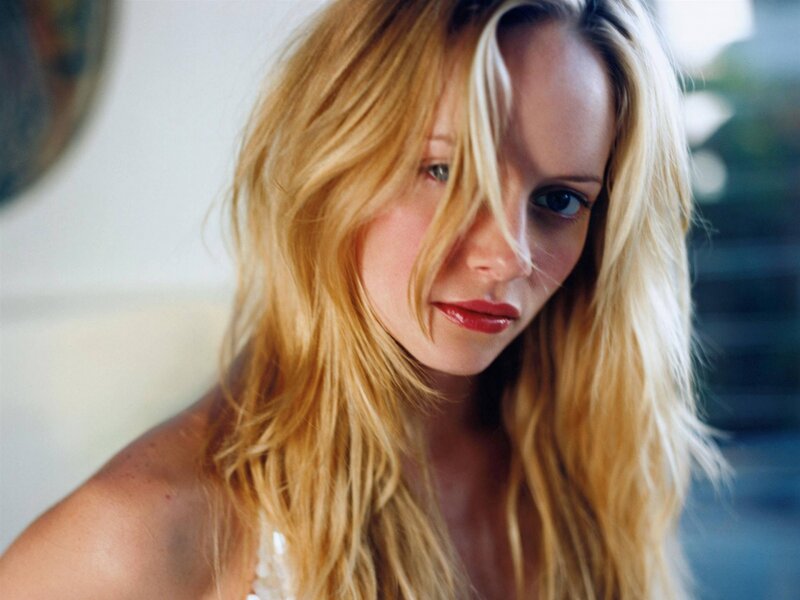blonde woman with red lipstick