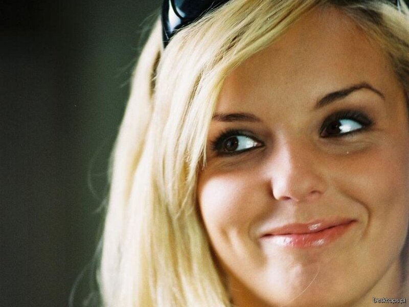 blonde woman with sunglasses