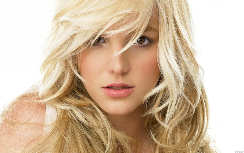 Blonde Woman with Wavy Hair — Neutral, Photograph