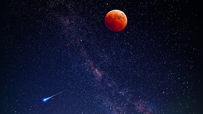 Blood Moon and Meteor