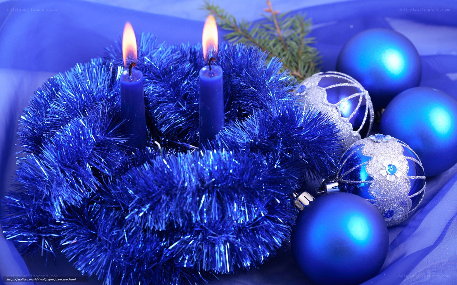 Blue Advent wreath with ornaments