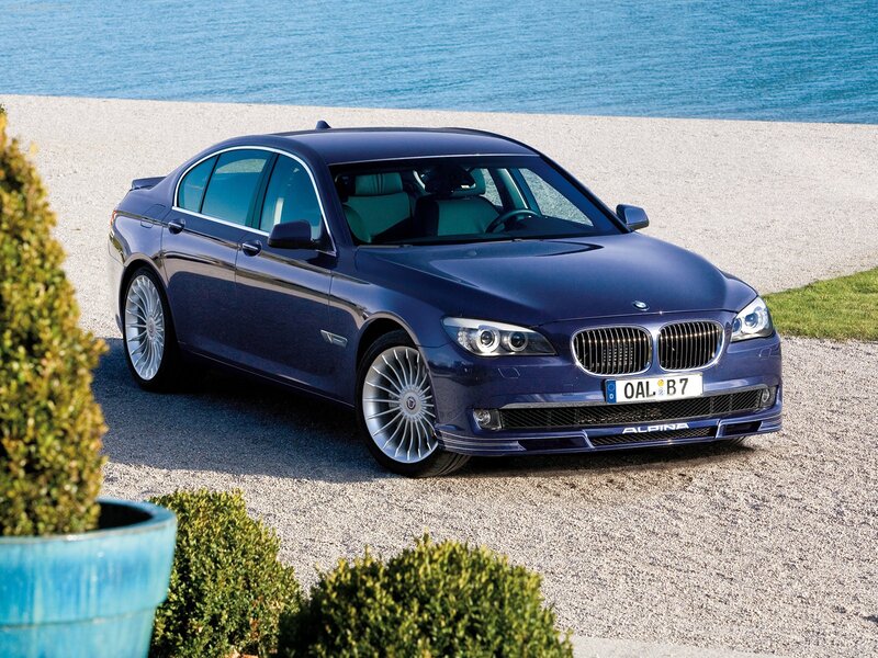 Blue Alpina B7 by the sea
