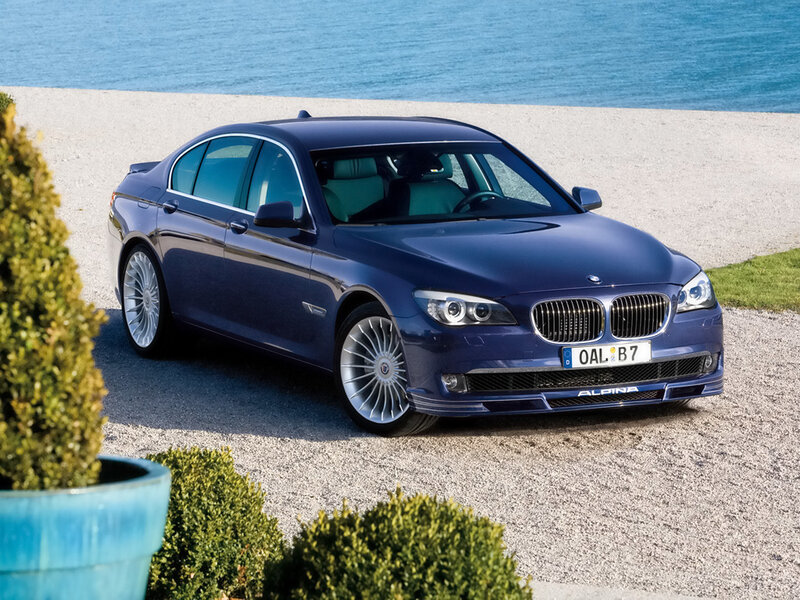 Blue Alpina B7 on gravel
