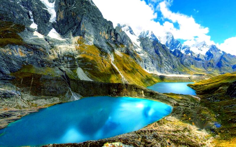 Blue Alpine Lakes — Serene