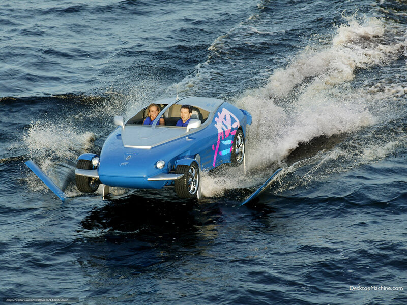 Blue Amphibious Car — Dynamic