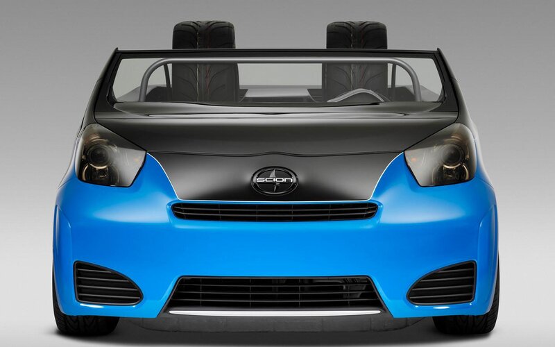 Blue and Black Concept Car — Neutral