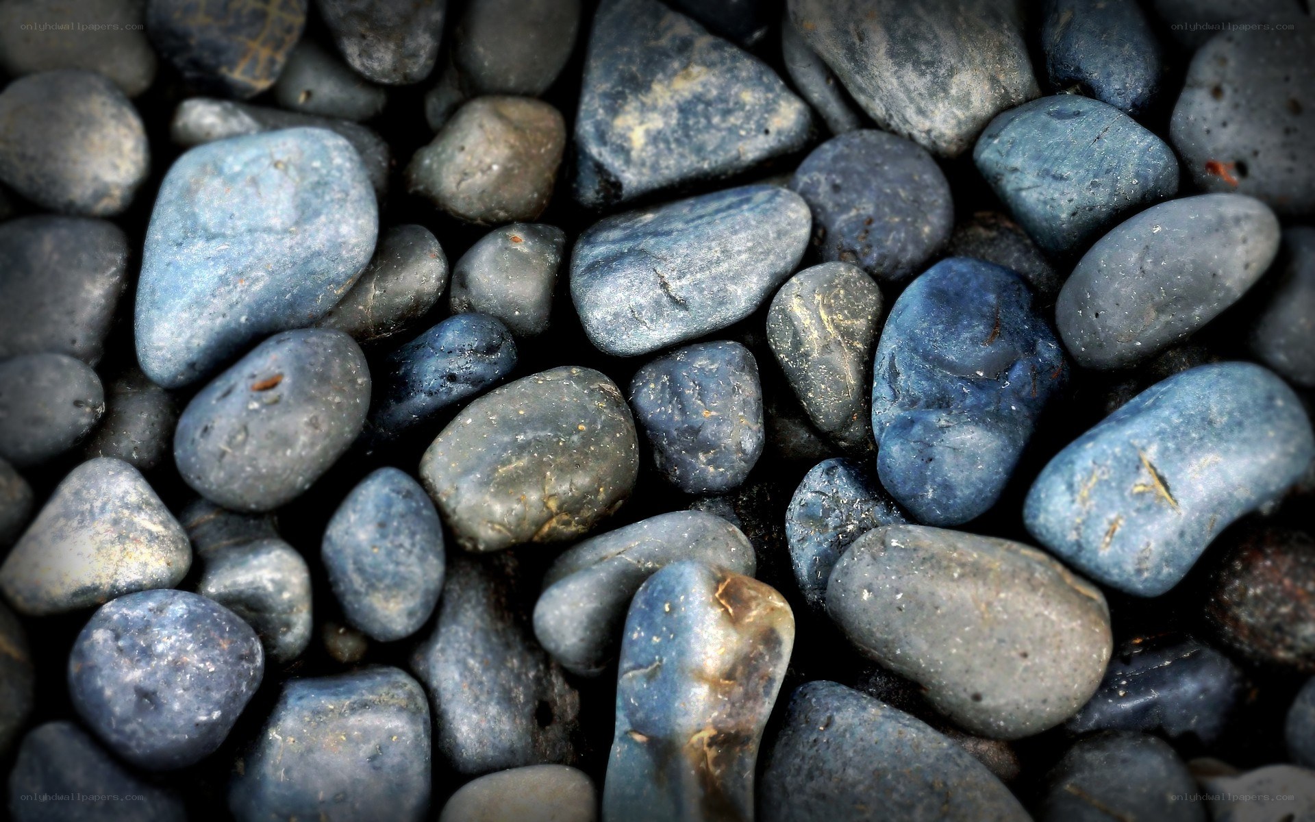 blue and gray river stones