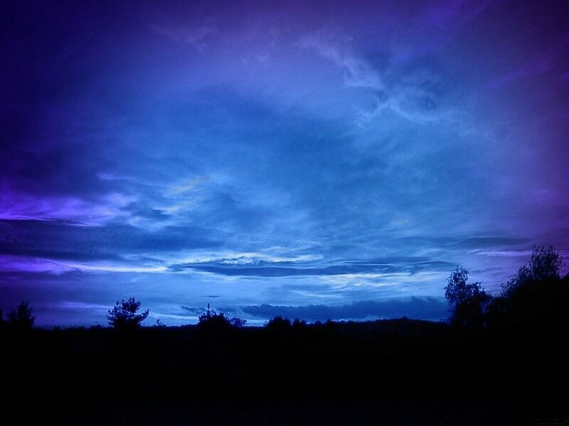 blue and purple night sky