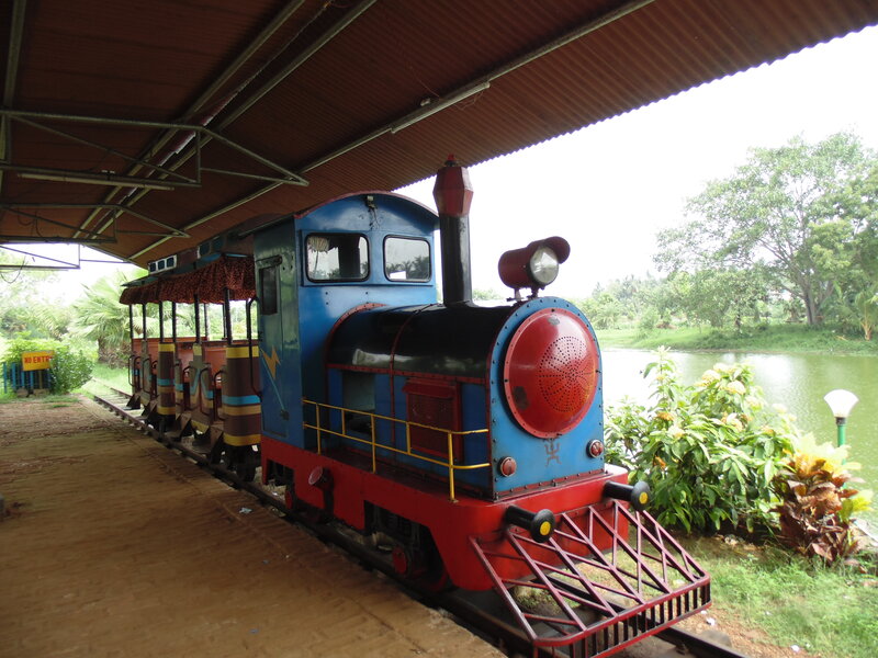 Blue and Red Train — Calm