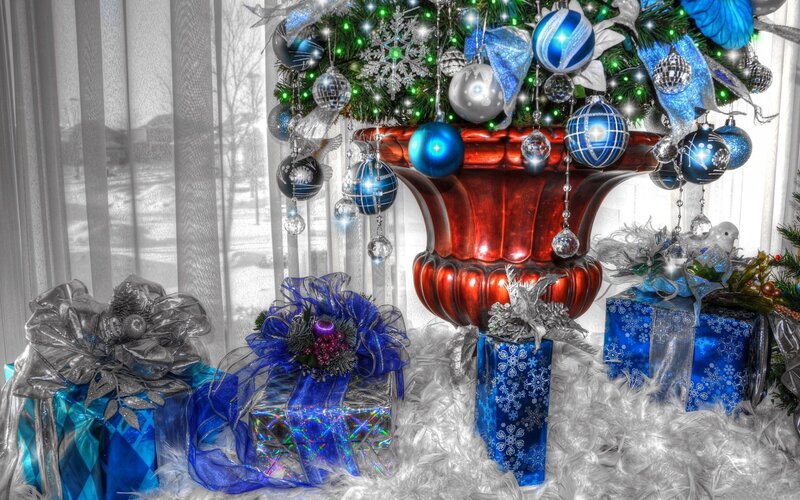 Blue and silver Christmas decor