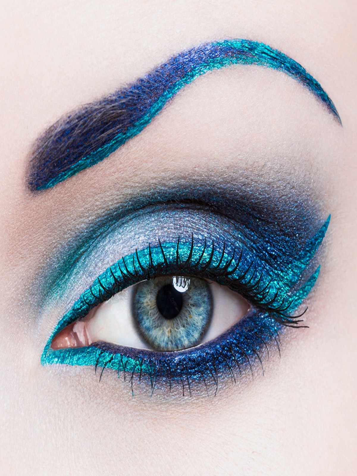 blue and teal eye makeup