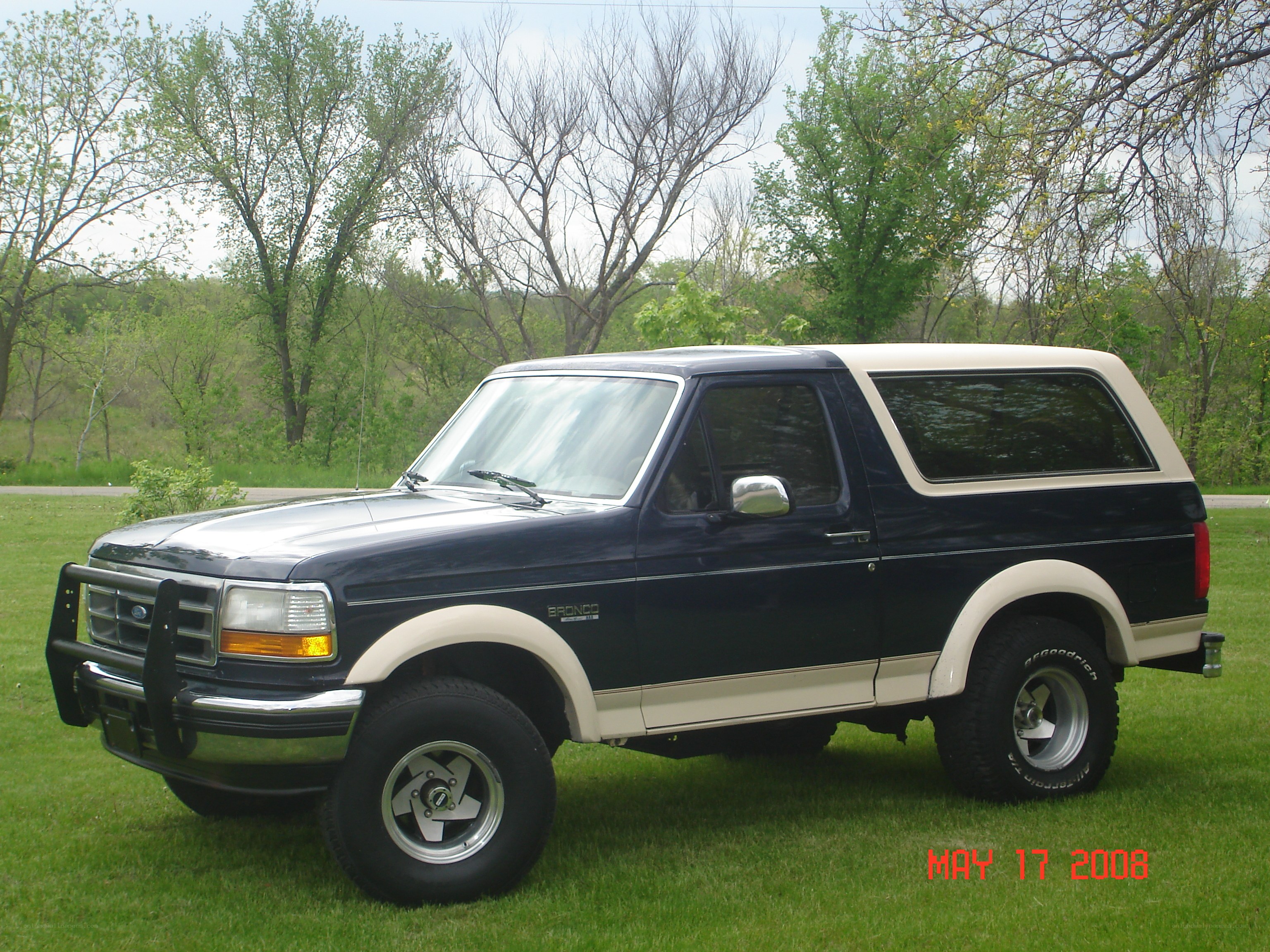blue and white bronco suv