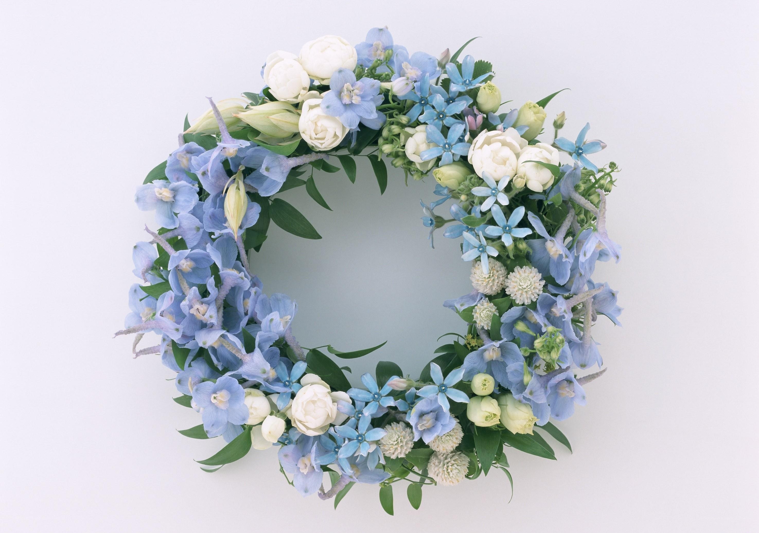blue and white floral wreath