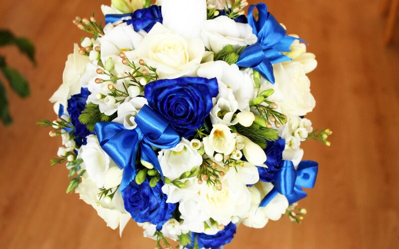 Blue and White Flower Bouquet — Elegant