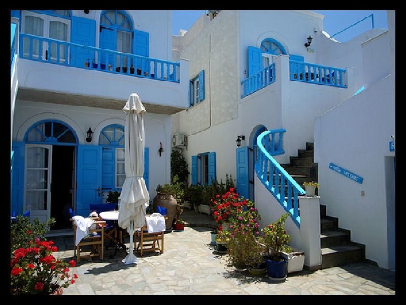 Blue and white Greek courtyard
