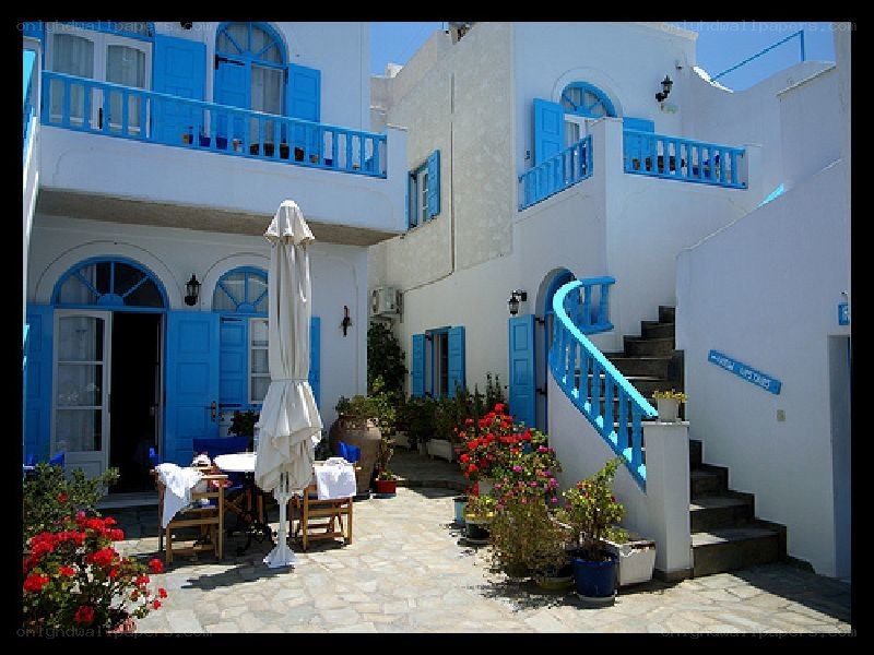 Blue and white Greek courtyard