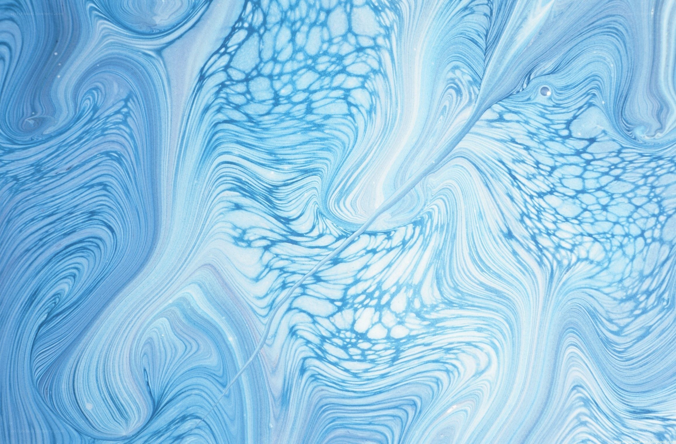 Blue and white marbled pattern