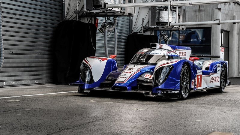 Blue and White Race Car — Dramatic, Photograph