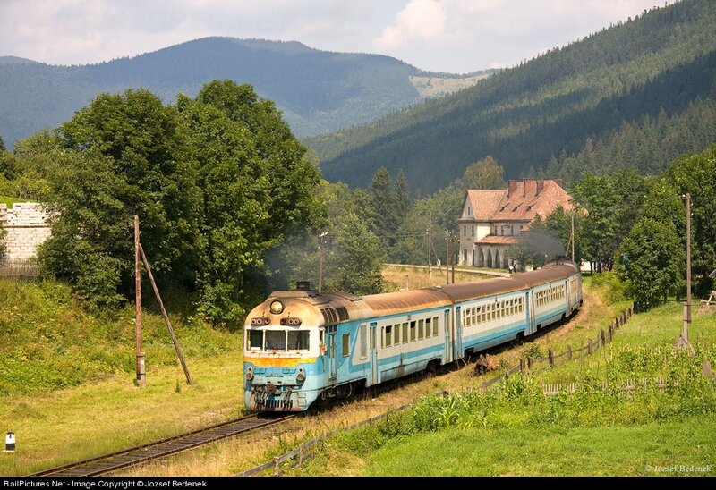 Blue and White Train — Green