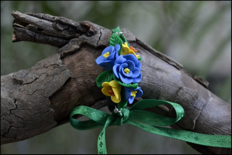 Blue and Yellow Flower Bouquet — Natural