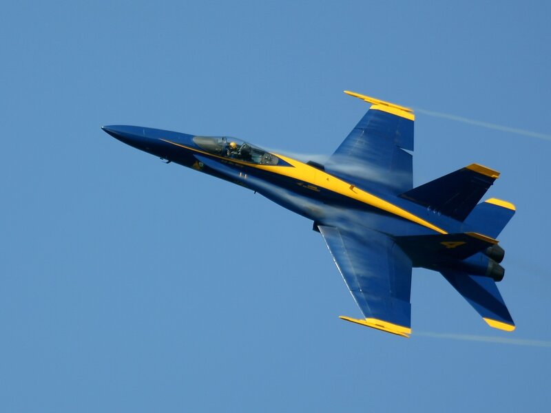 Blue and Yellow Jet — Dynamic