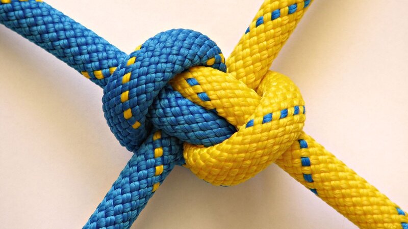 Blue and Yellow Rope Knot — Neutral
