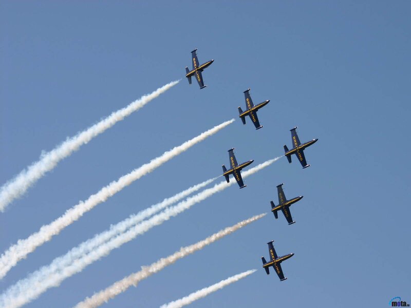 Blue Angels in formation