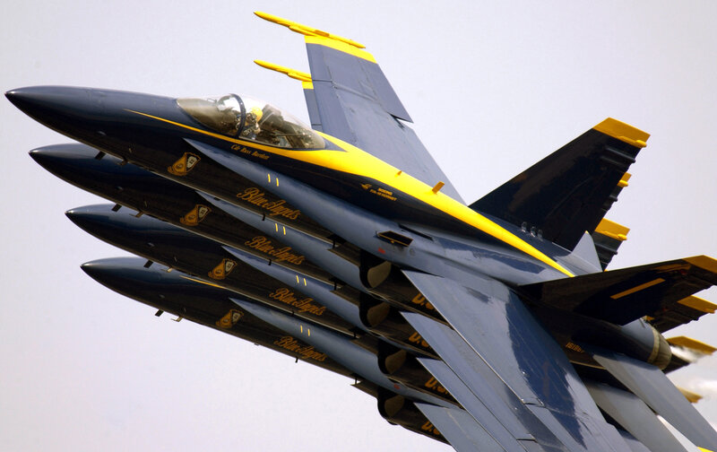 Blue Angels jet formation