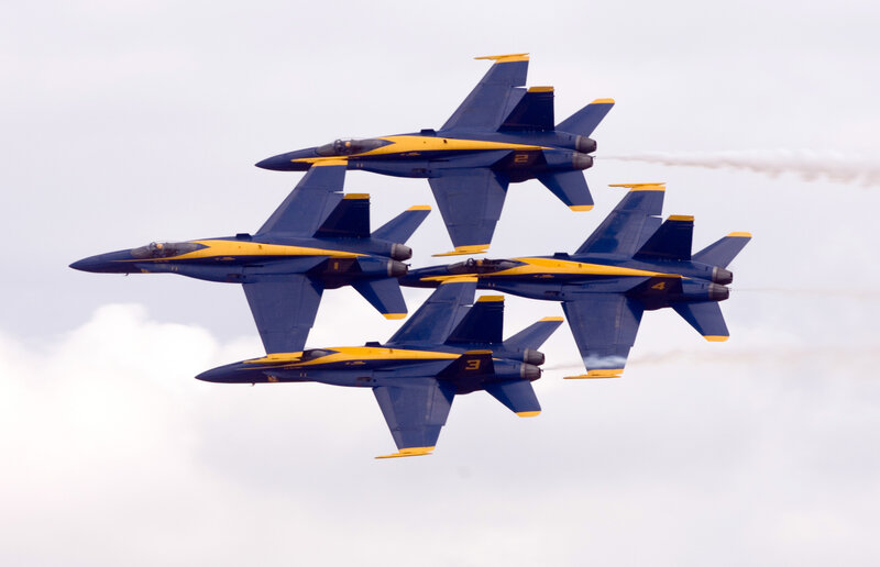 Blue Angels jet formation