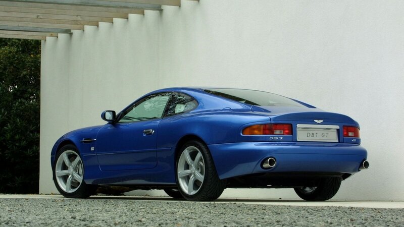 Blue Aston Martin DB7 GT — Calm