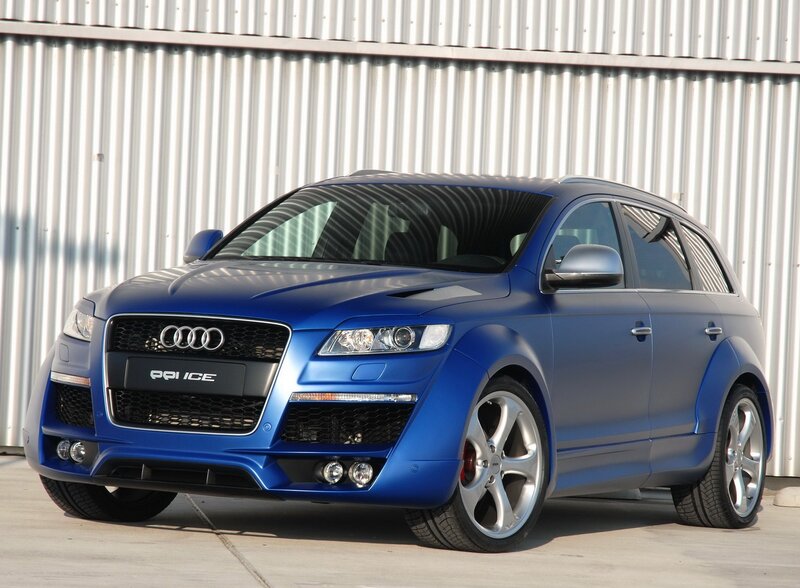 Blue Audi Q7 police car