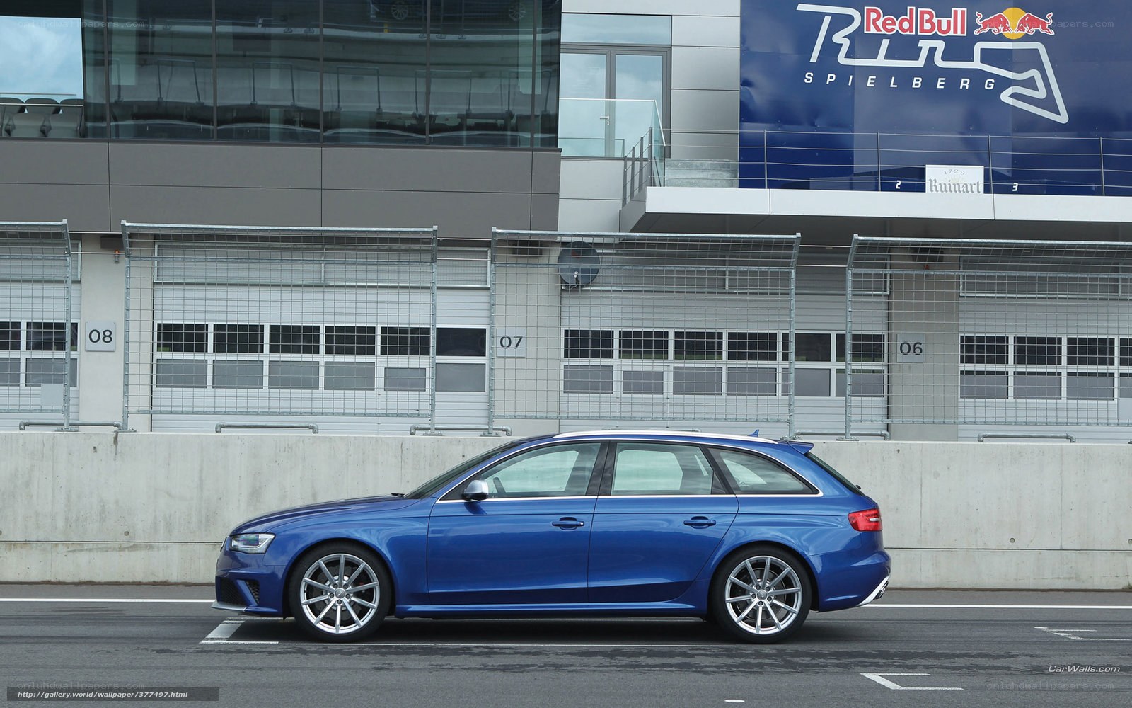 Blue Audi RS4 at Red Bull Ring