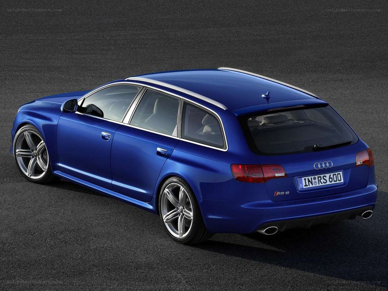 Blue Audi RS6 Avant