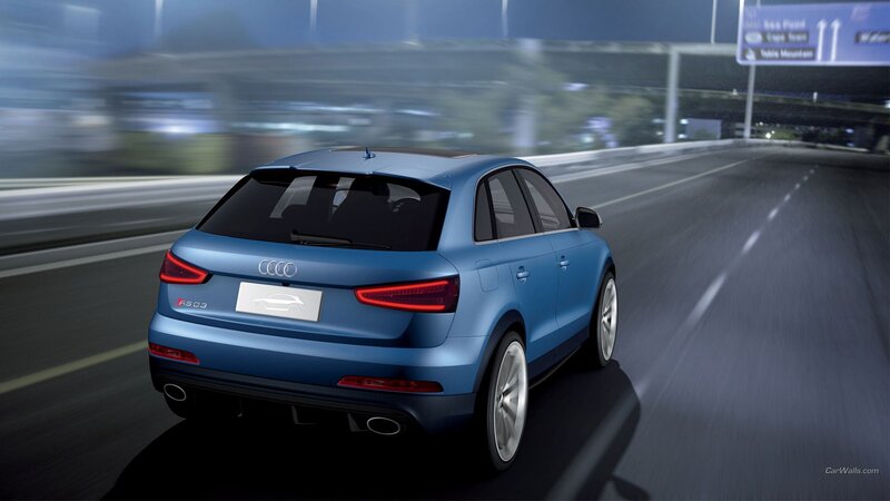 Blue Audi Suv — Dynamic