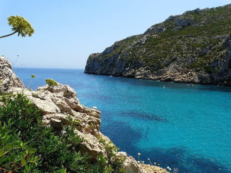Blue Bay with Cliffs — Serene