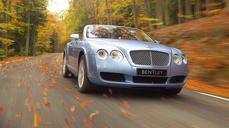 Blue Bentley Convertible — Dynamic