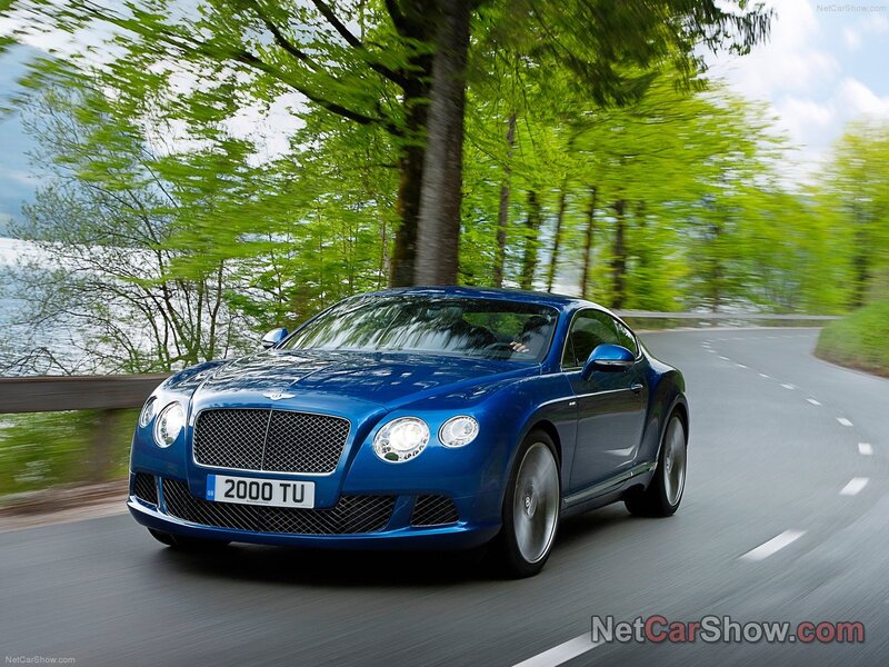 Blue Bentley Coupe — Dynamic